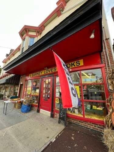 Barney Loves Books comic book store in Woodstown, New Jersey