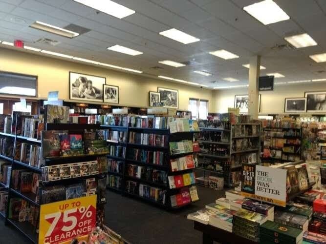 Books-A-Million Beverly Hills Michigan comic book store in Beverly Hills, Michigan