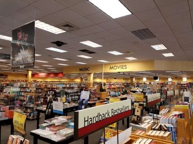 Books-A-Million Davenport Iowa comic book store in Davenport, Iowa