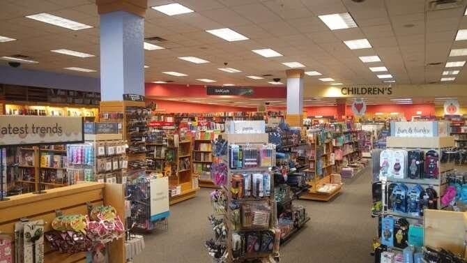 Books-A-Million Eau Claire Wisconsin comic book store in Eau Claire, Wisconsin