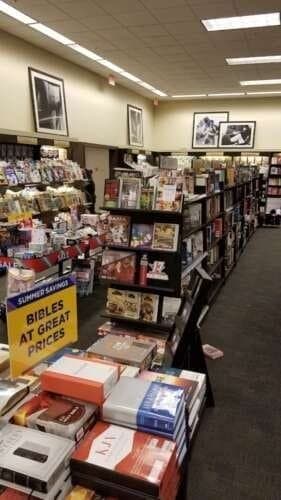 Books-A-Million Florence Alabama comic book store in Florence, Alabama