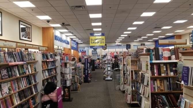 Books-A-Million Hagerstown Maryland comic book store in Hagerstown, Maryland