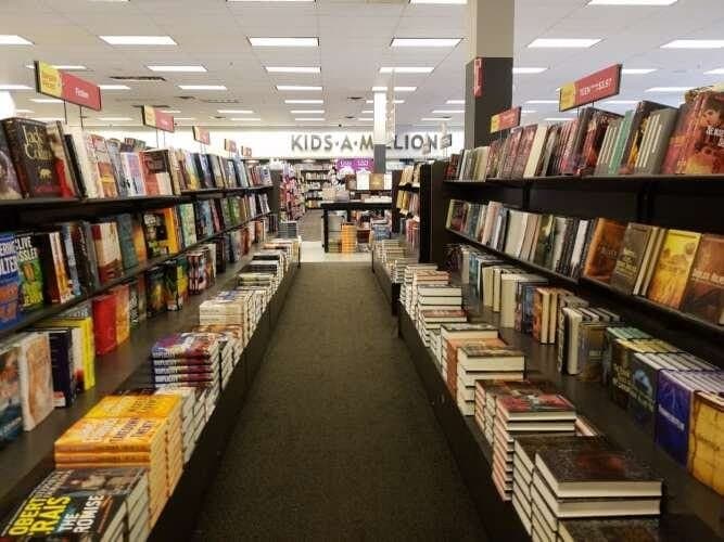 Books-A-Million Jackson Tennessee comic book store in Jackson, Tennessee