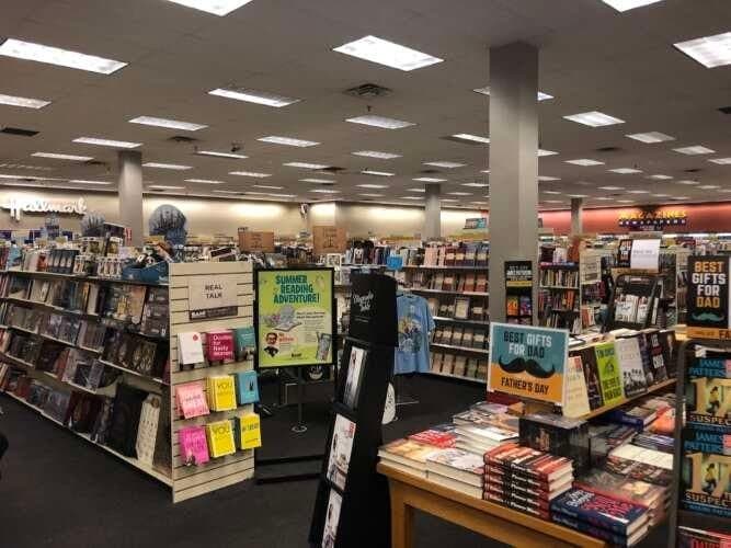 Books-A-Million Sevierville Tennessee comic book store in Sevierville, Tennessee