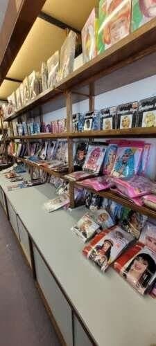 Discount Costumes and Comics comic book store in Warner Robins, Georgia