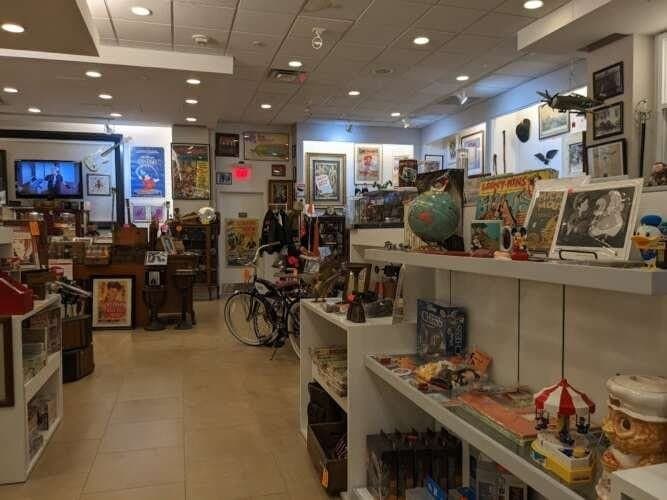 Little Giant Comics & Collectibles comic book store in Lawrence, Massachusetts