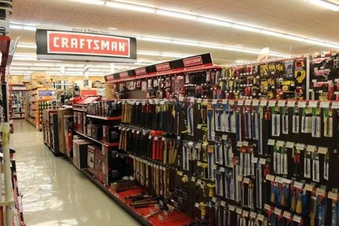 Nankin Hardware & Hobby comic book store in Westland, Michigan