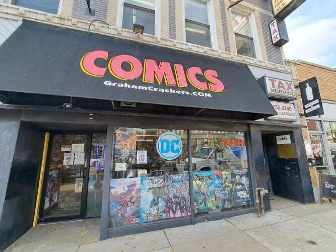 Comic book store in Chicago Graham Crackers Comics of Lakeview