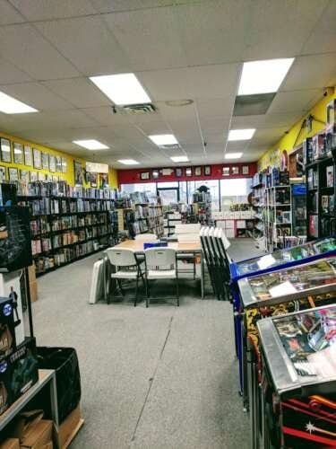 Comic book store in Florence Comics 2 Games
