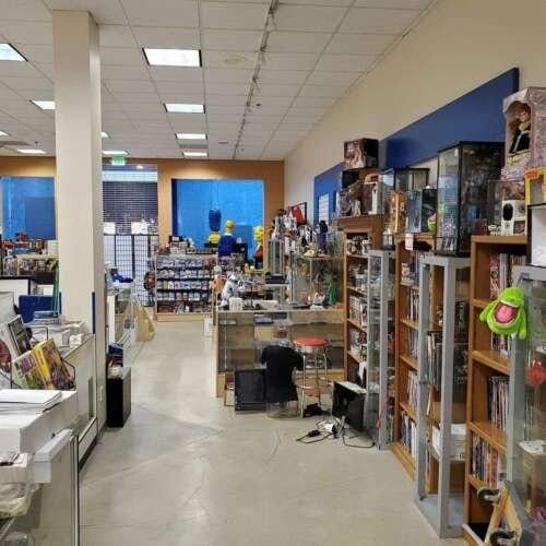 Comic book store in Ventura Dream World Collectibles