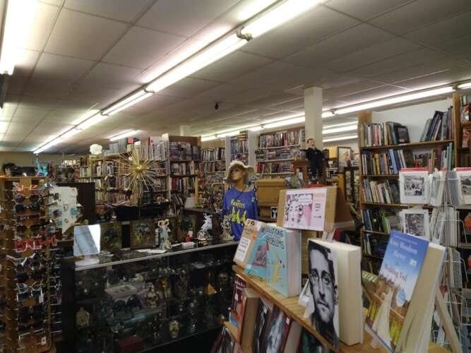 Comic book store in Tupelo Greatest Hits Music & Books