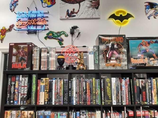 Comic book store in Harrisonville Apex Comics L.L.C.