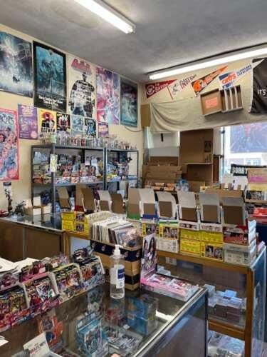 Comic book store in Parma B & L Comics Cards & Nostalgia