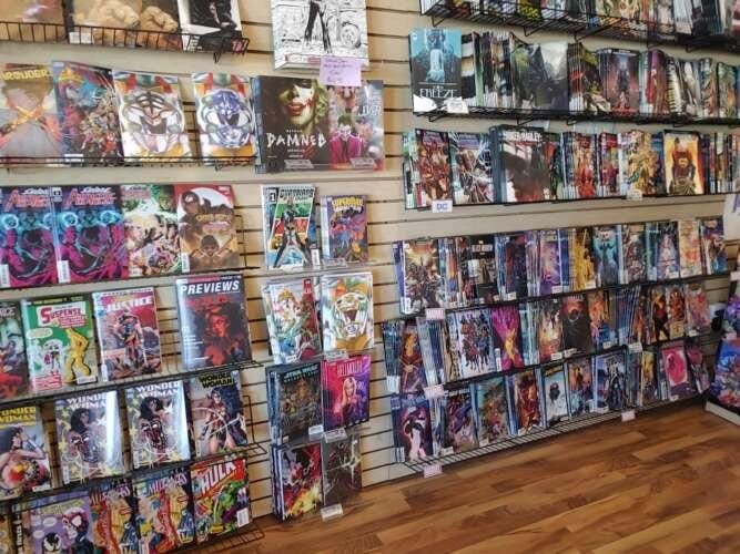 Comic book store in Orlando Mike's Comics