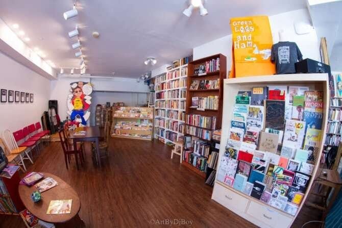 Comic book store in New York Word Up Community Bookshop/Librería Comunitaria
