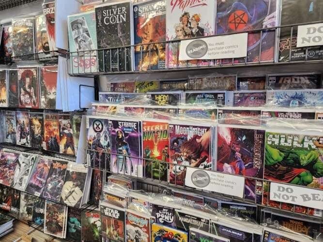 Comic book store in Pittsburgh Geekadrome : Games and Comics