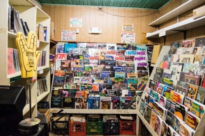 Comic book store in Tampa Green Shift Comics and Guitars