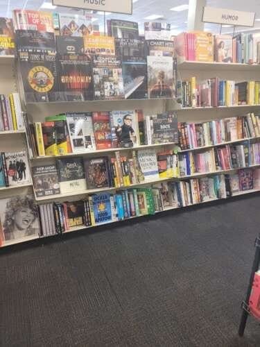 Comic book store in Chicago Ridge Books-A-Million Chicago Ridge Illinois