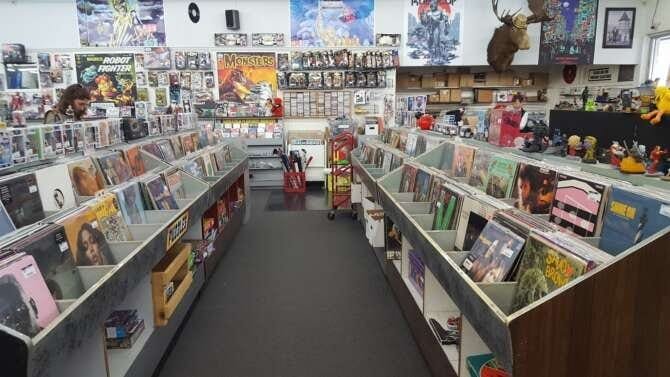 Comic book store in Folsom The Cave