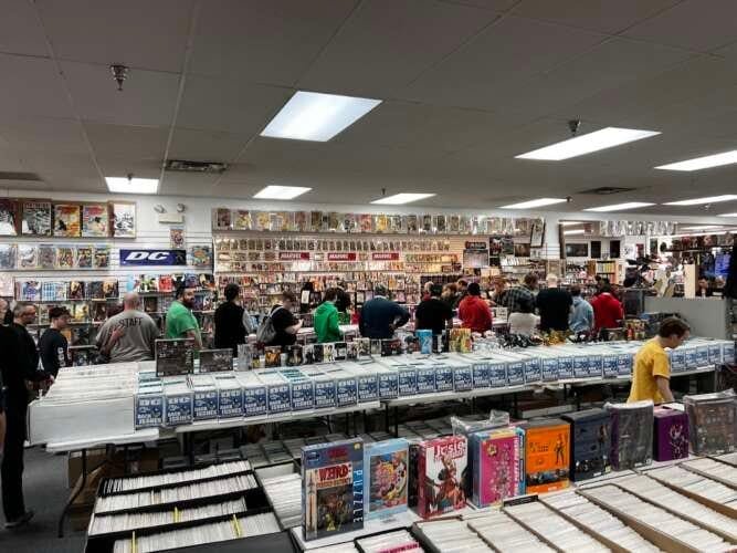 Comic book store in Naperville Graham Crackers Comics of Naperville