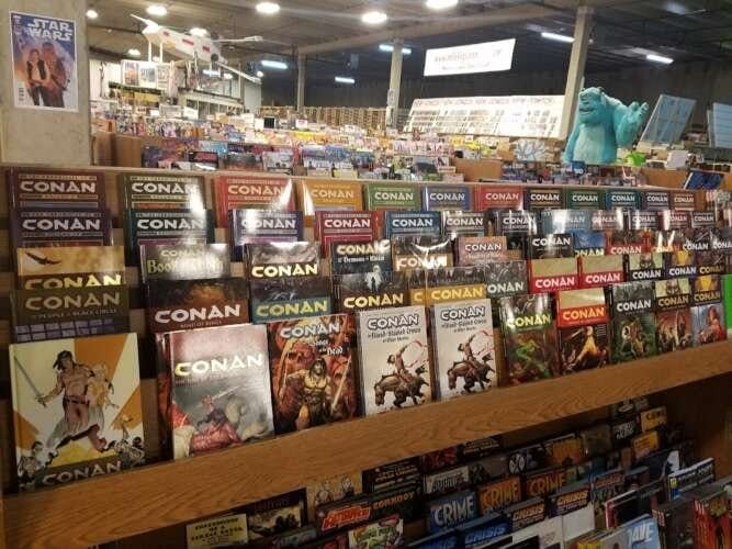 Comic book store in Denver Mile High Comics - Jason Street Mega Store