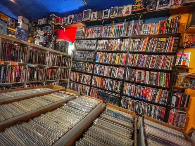 Comic book store in Bradenton Bat City Comic Professionals
