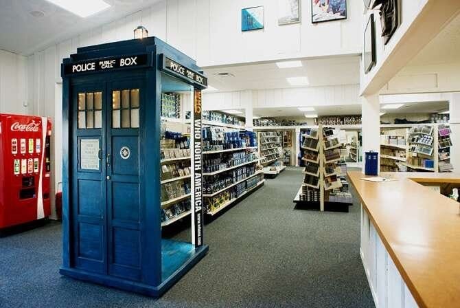 Comic book store in Camby Who North America