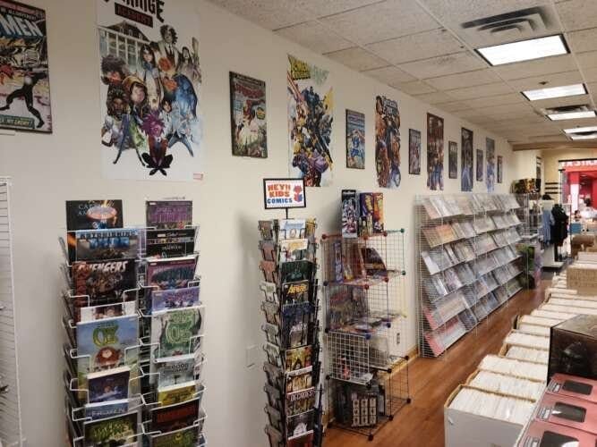 Comic book store in Hilo Enjoy Comics