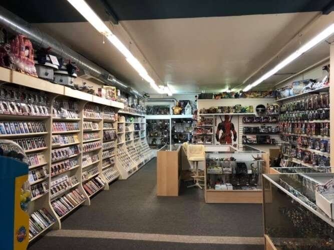 Comic book store in La Porte Monroes Collectibles Toys & Comics