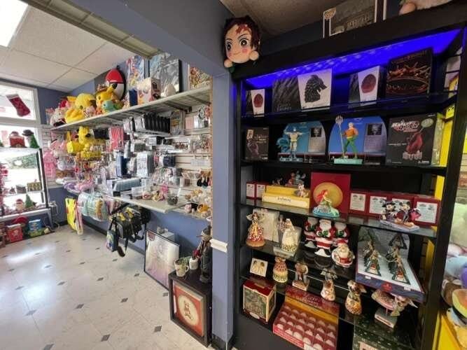 Comic book store in Culpeper Collector's Den